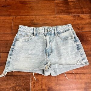 Light wash pac sun denim shorts